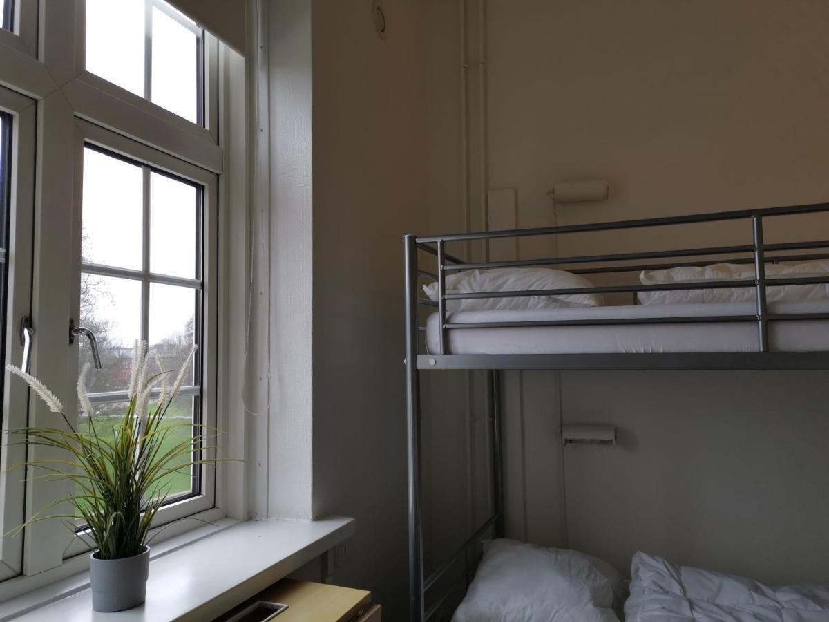 Danhostel Odense City Exteriér fotografie A room at the hostel
